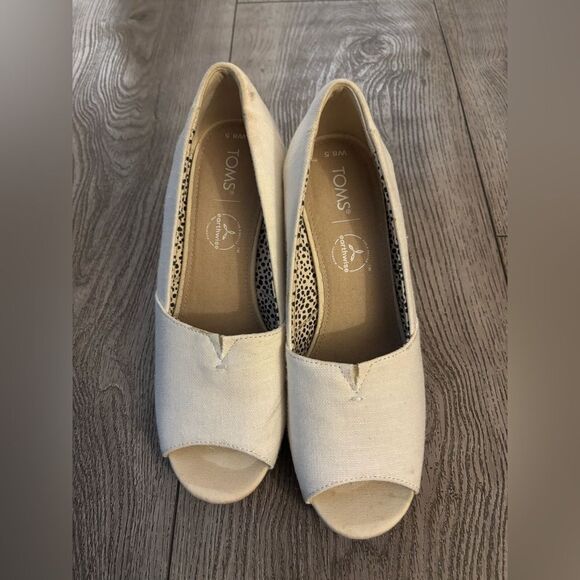Tom’s woman’s wedge shoes NWOT - Picture 1 of 6
